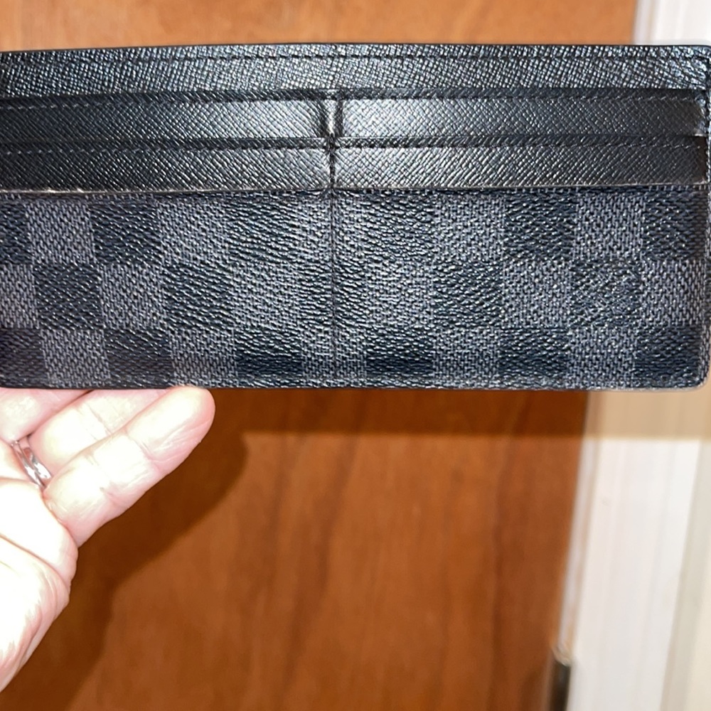 Authentic Louis Vuitton Wallet card holder - Picture 9 of 10
